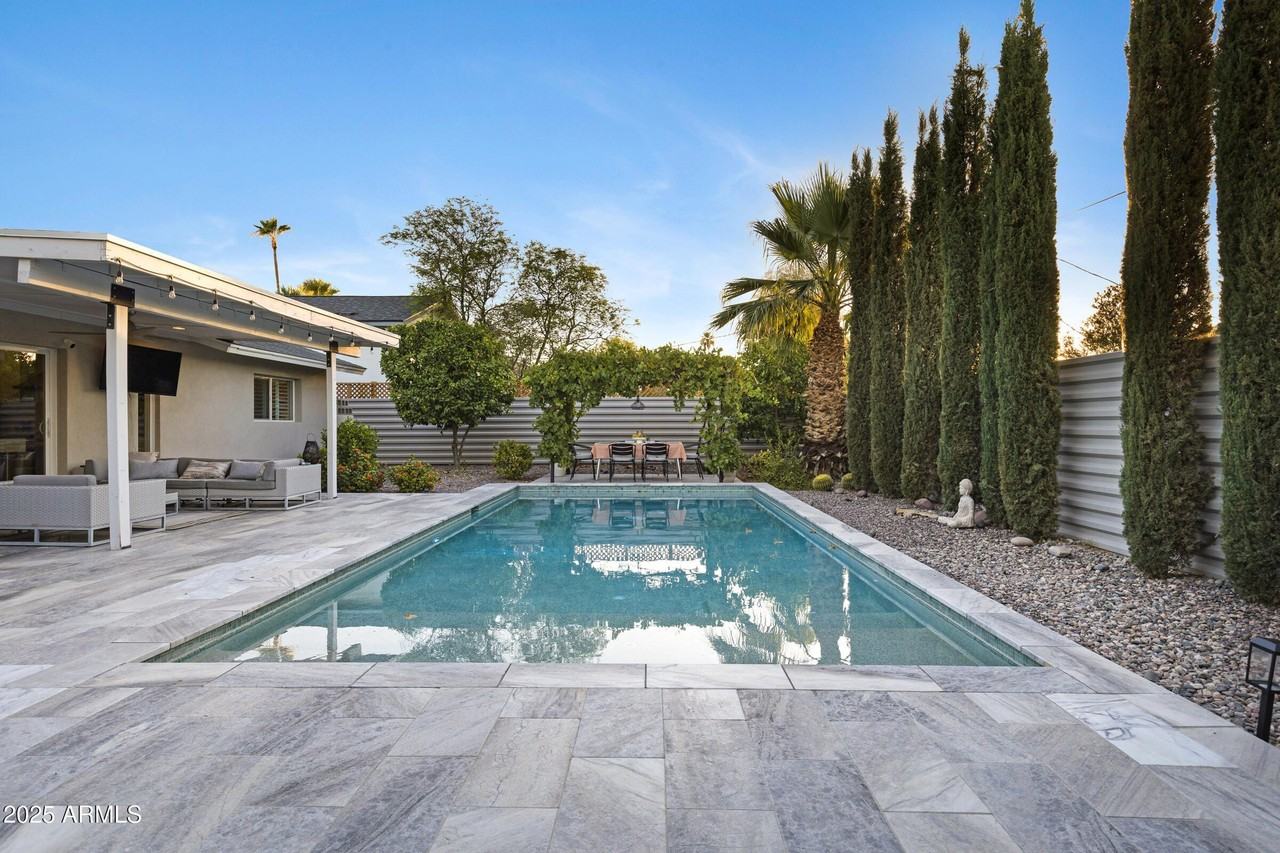 8738 East Rose Lane - Photo 2 of 28