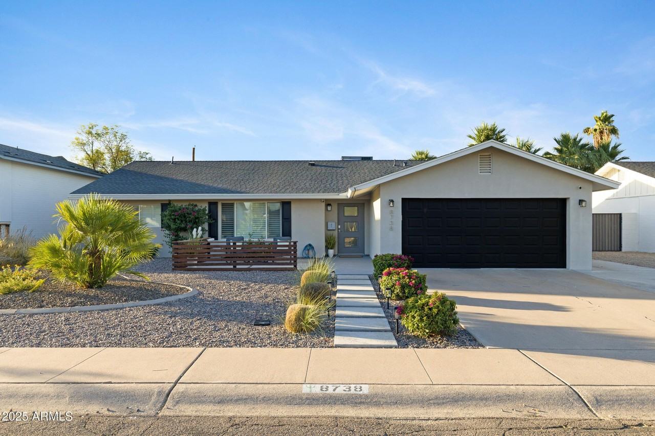 8738 East Rose Lane - Photo 5 of 28