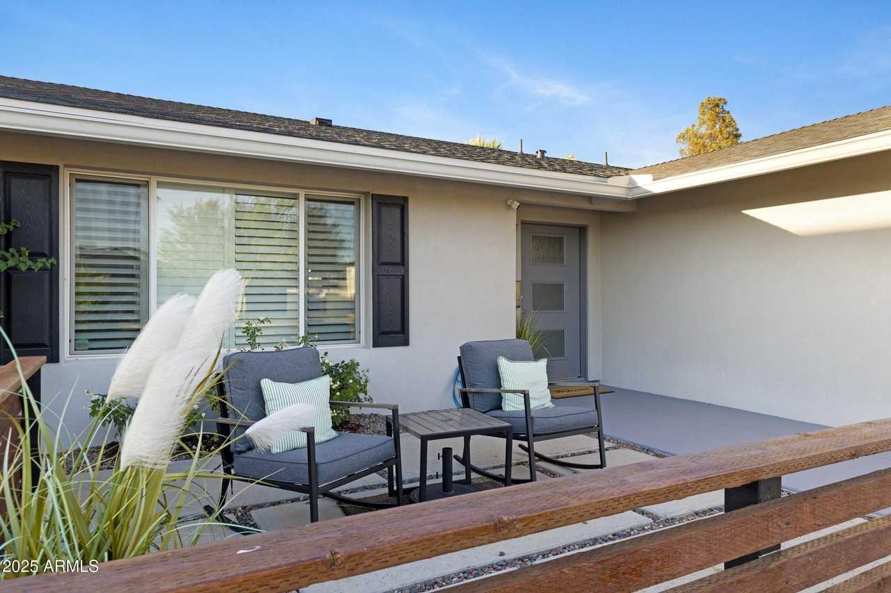 8738 East Rose Lane - Photo 6 of 28