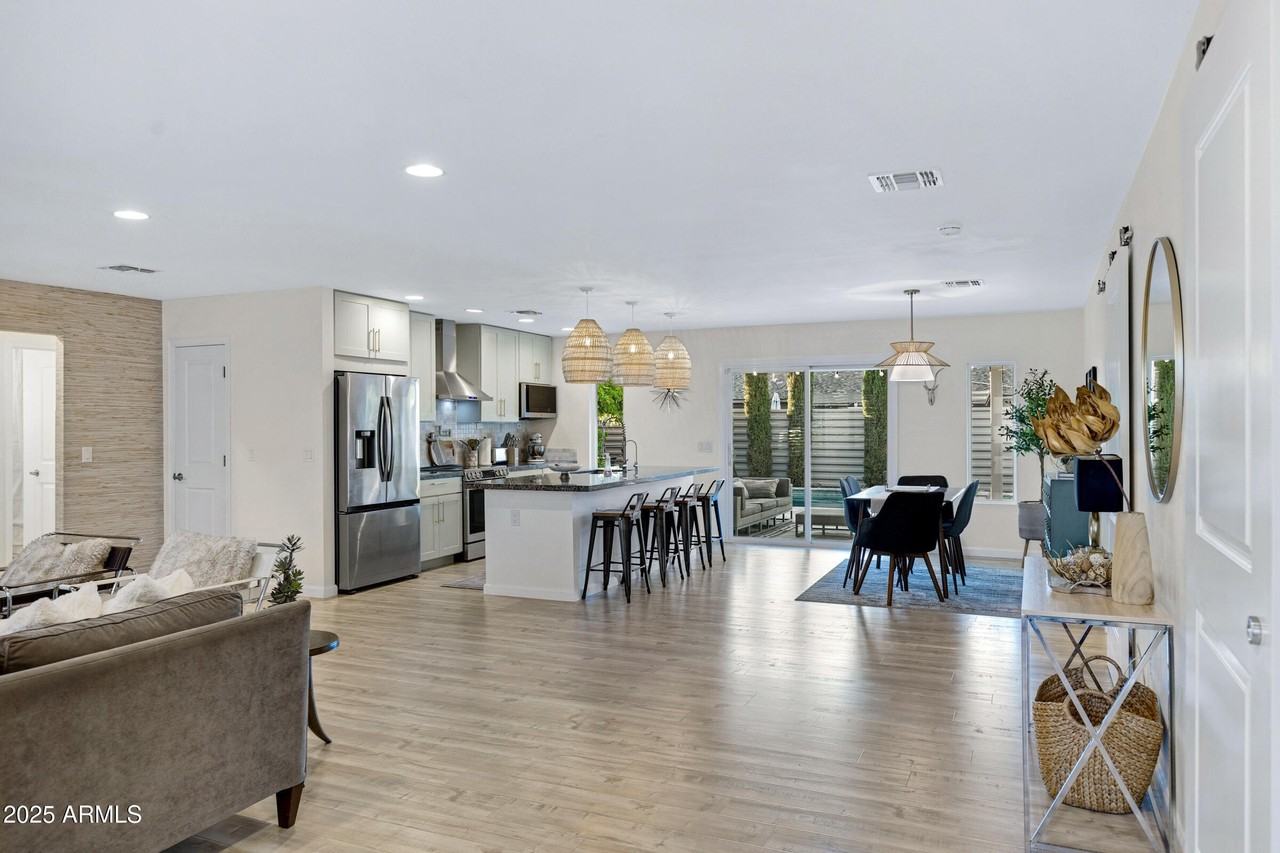 8738 East Rose Lane - Photo 7 of 28