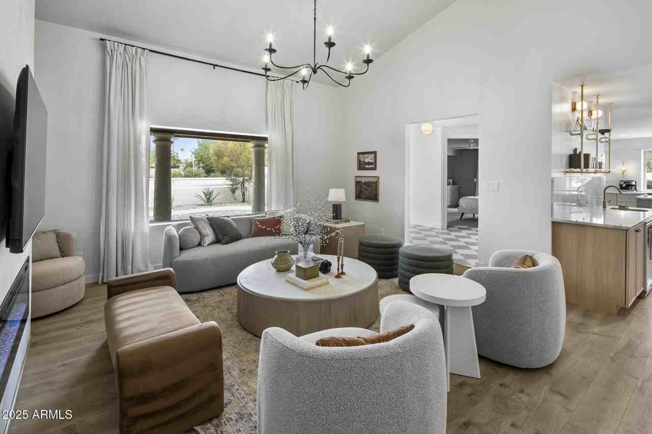 7001 East Thunderbird Road - Photo 7 of 50