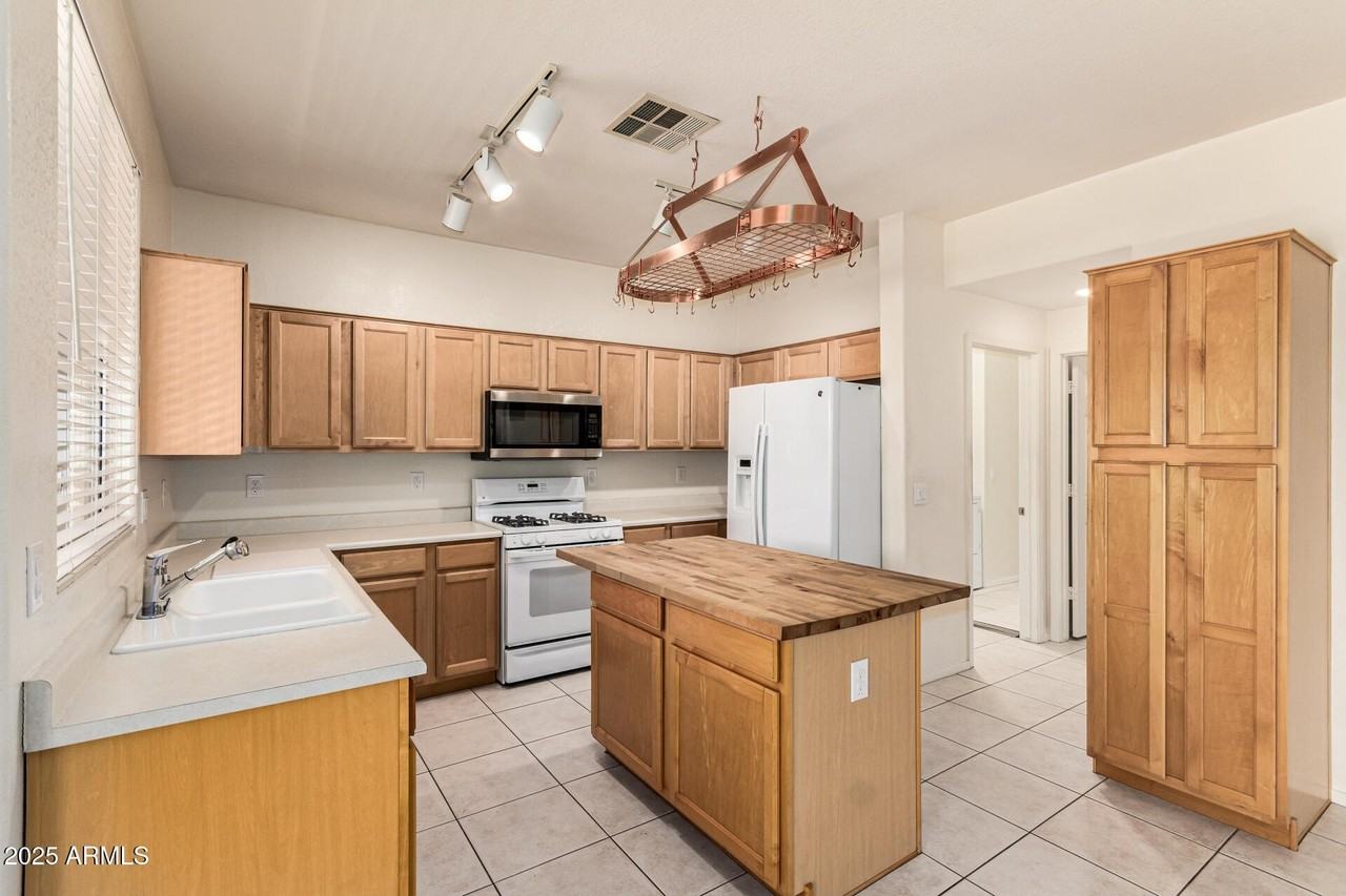 6771 West Bronco Trail - Photo 4 of 42