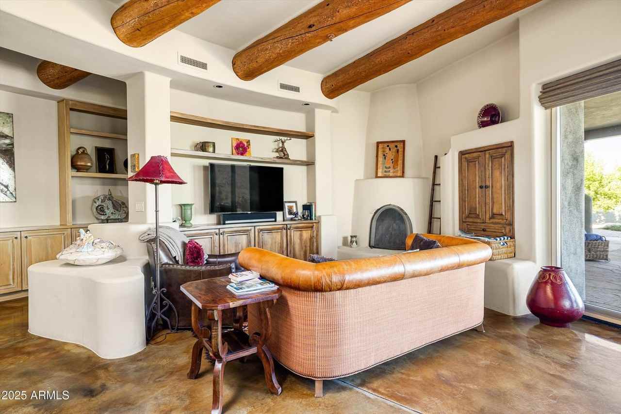 10418 E Groundcherry Ln - Photo 6 of 35