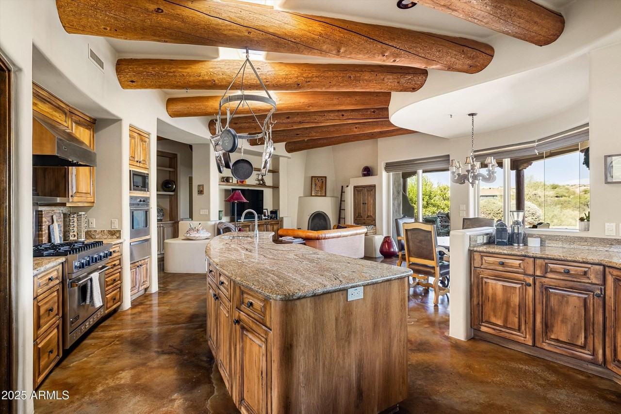 10418 E Groundcherry Ln - Photo 7 of 35