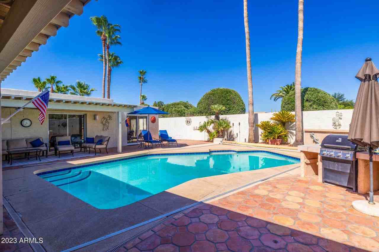 7270 East Loma Lane - Photo 4 of 35