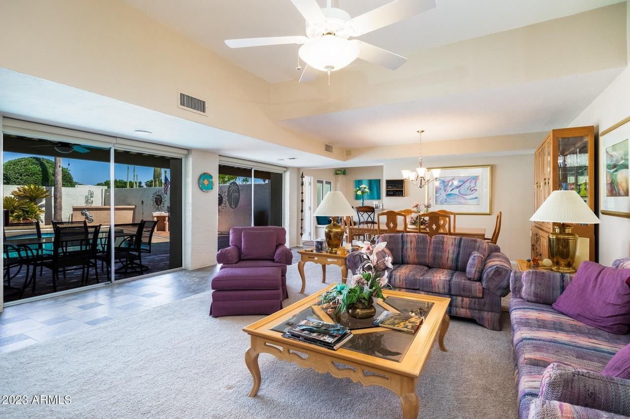 7270 East Loma Lane - Photo 5 of 35