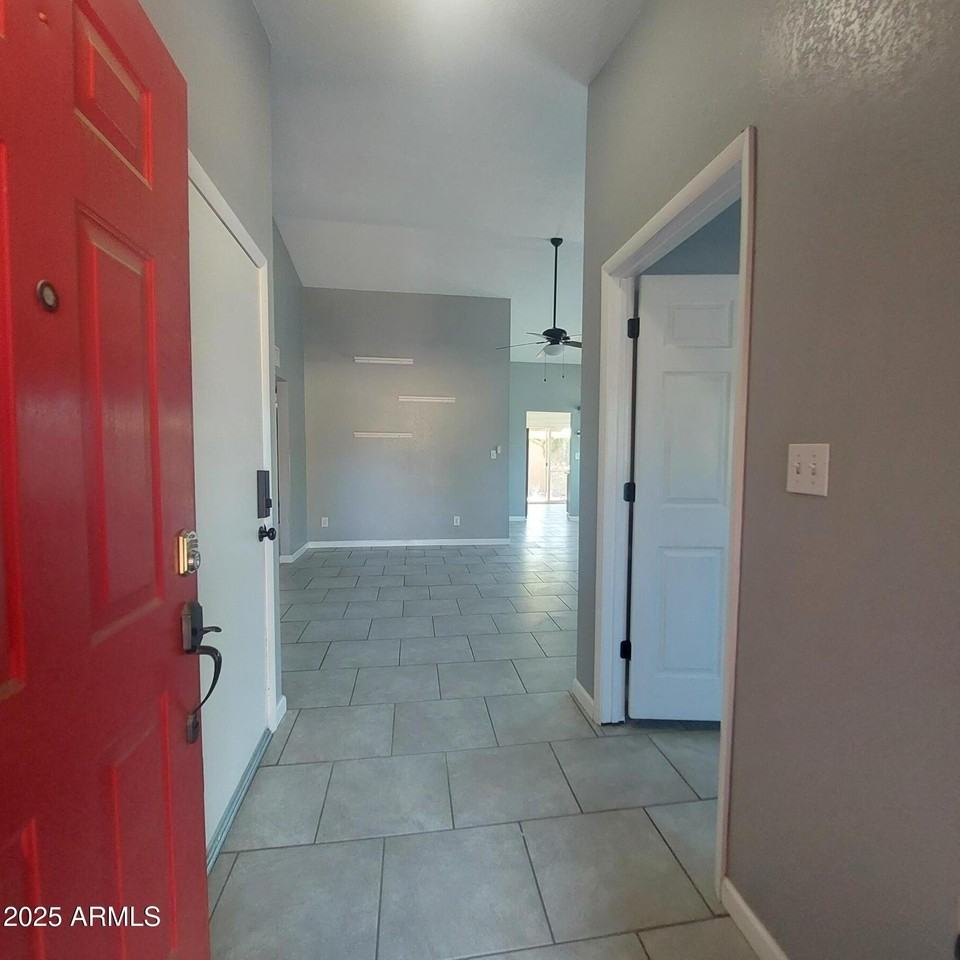 14076 North 26th Avenue - Photo 5 of 33