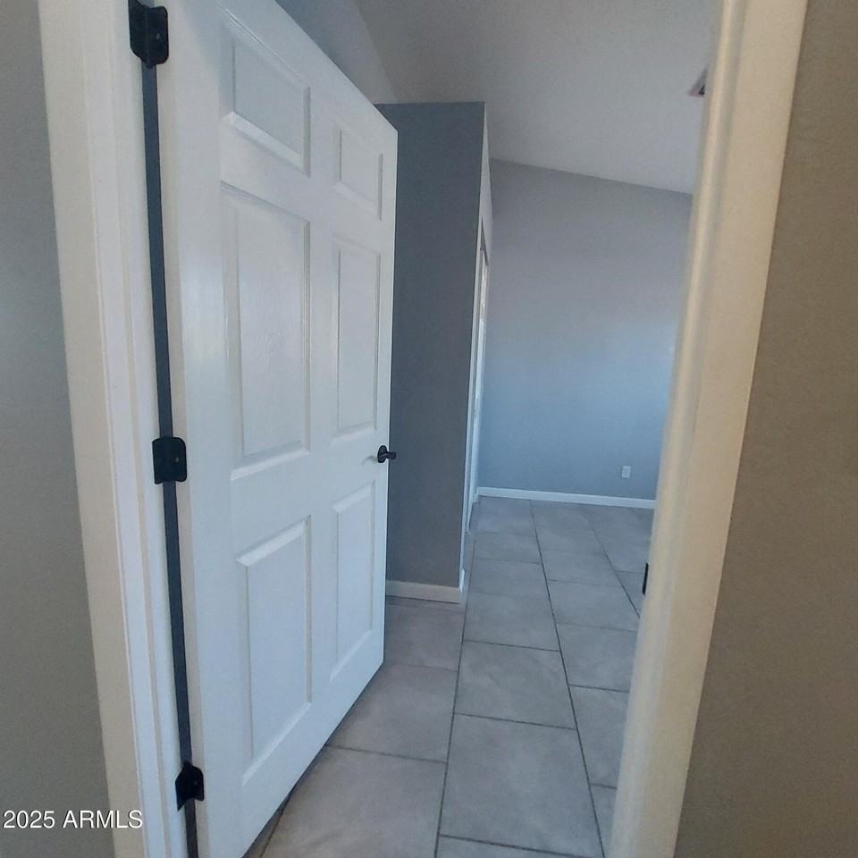 14076 North 26th Avenue - Photo 6 of 33