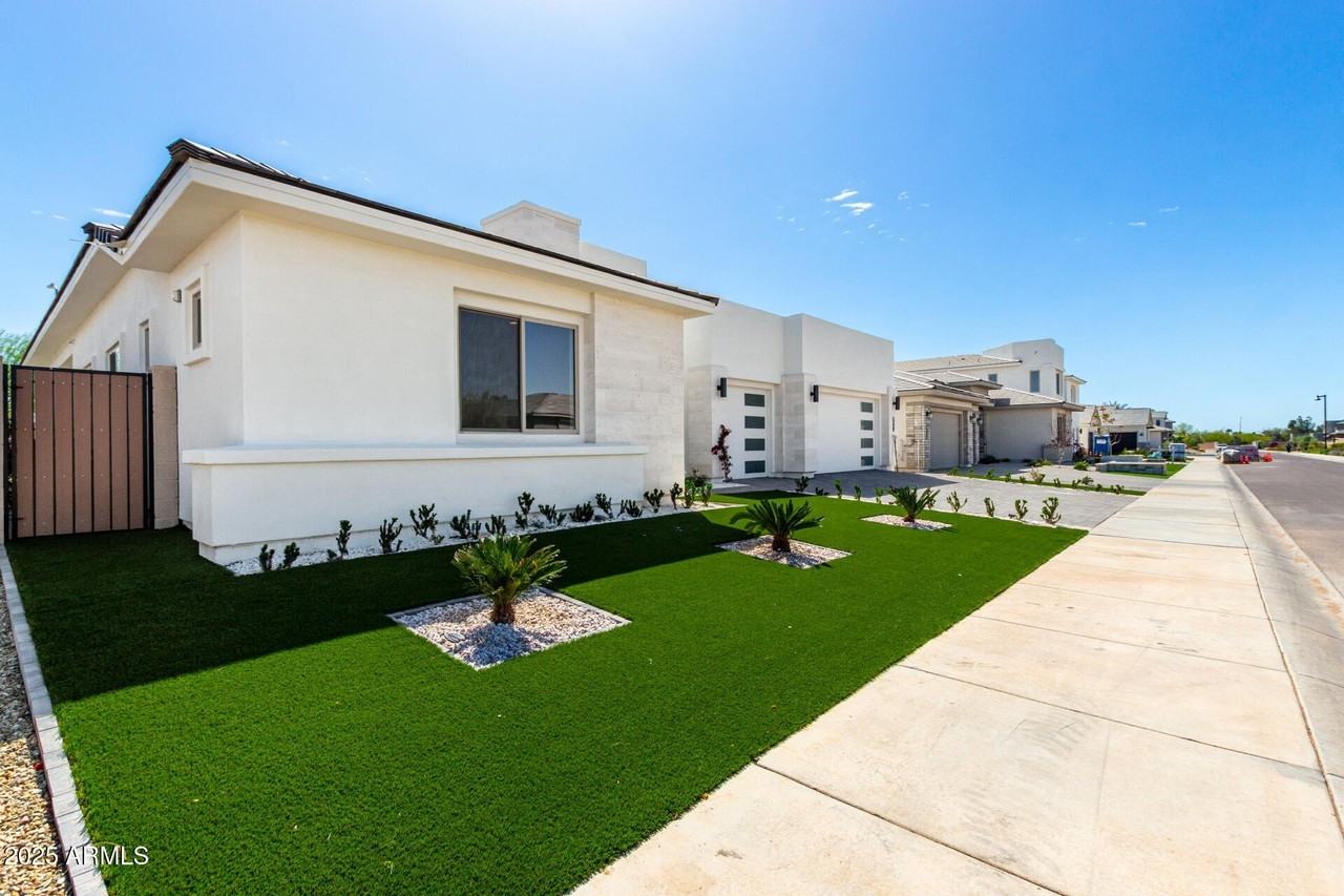 12469 N 93rd Way - Photo 3 of 50