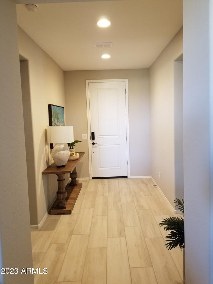 27389 West Wahalla Lane - Photo 2 of 37