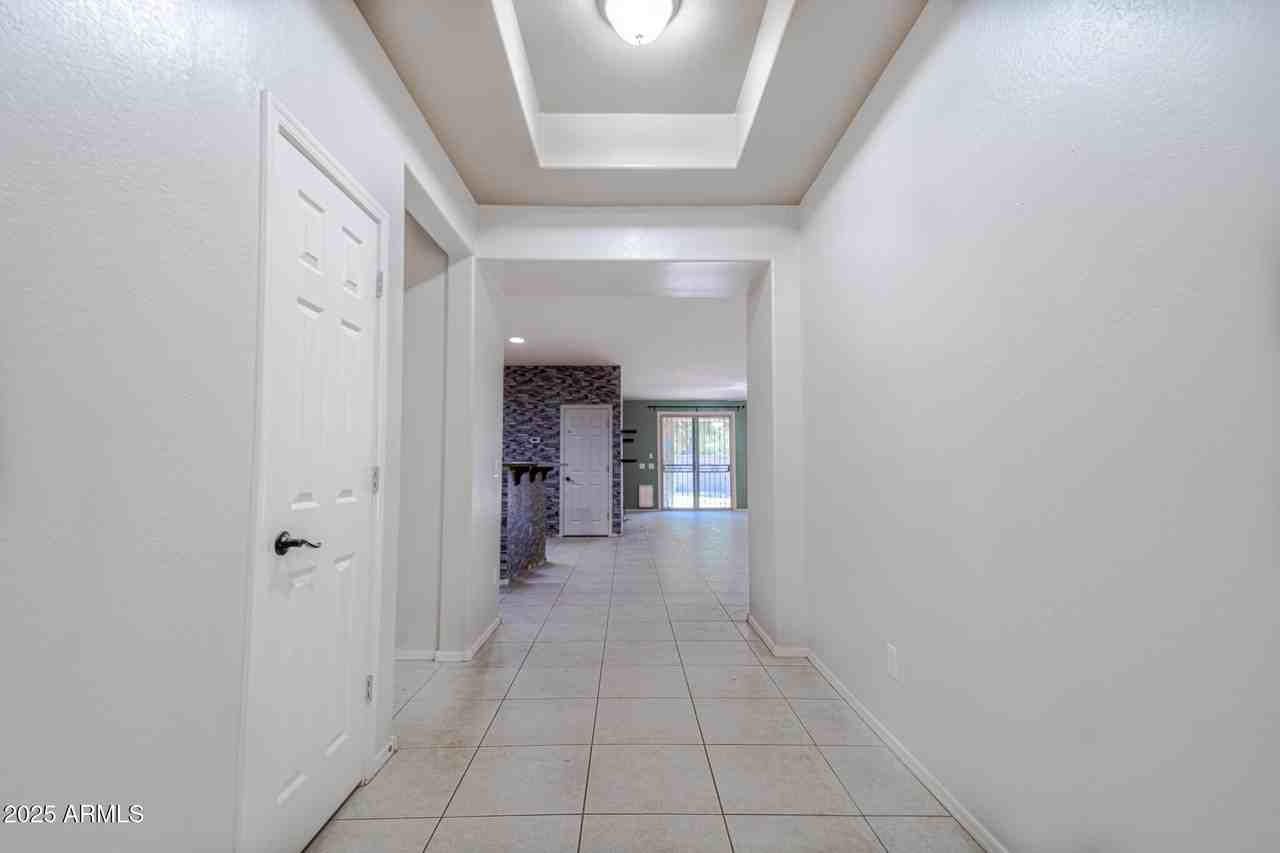 18433 West Sunnyslope Lane - Photo 3 of 27