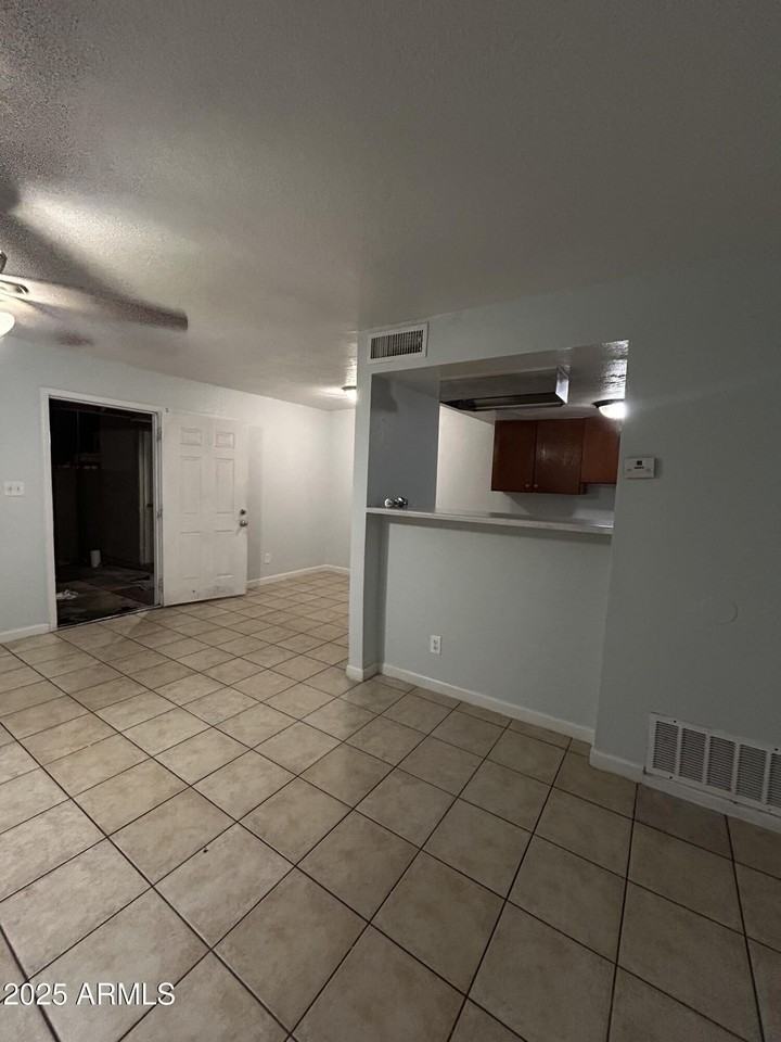 5415 West Lynwood Street - Photo 7 of 10