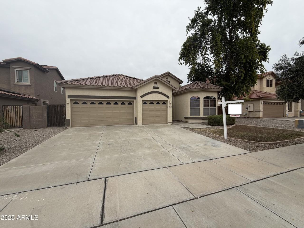 8774 West Lane Avenue - Photo 2 of 18