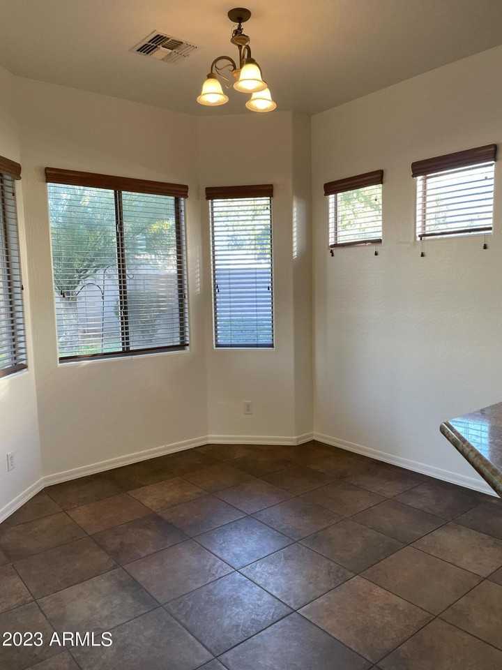 8774 West Lane Avenue - Photo 4 of 18