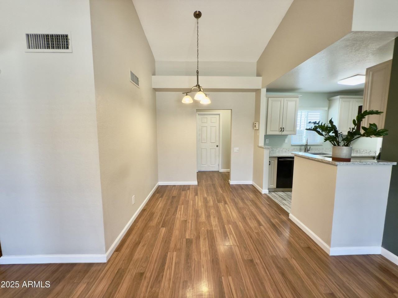 4448 E Fremont St - Photo 6 of 24