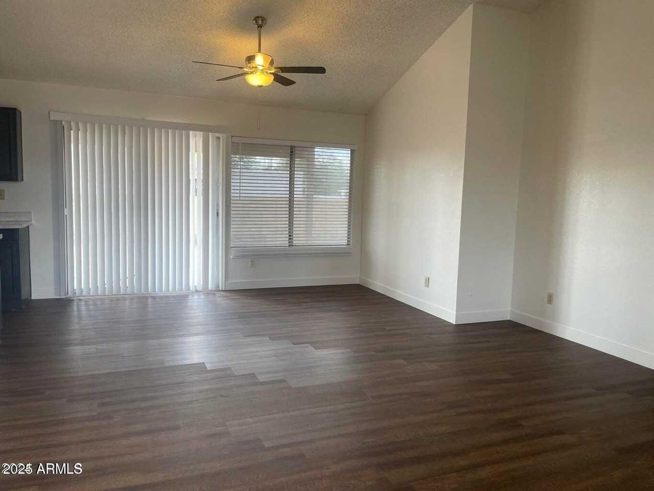 10614 N 72nd Ave - Photo 4 of 19