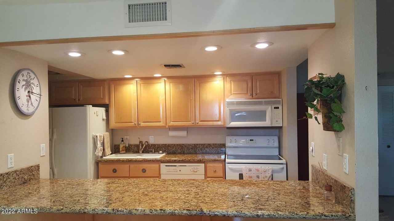 7801 E Rovey Ave - Photo 5 of 16