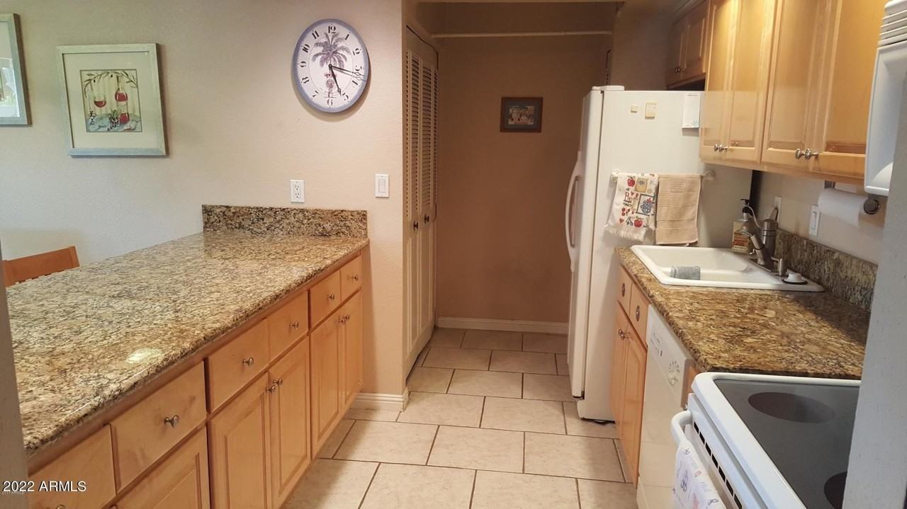 7801 E Rovey Ave - Photo 6 of 16