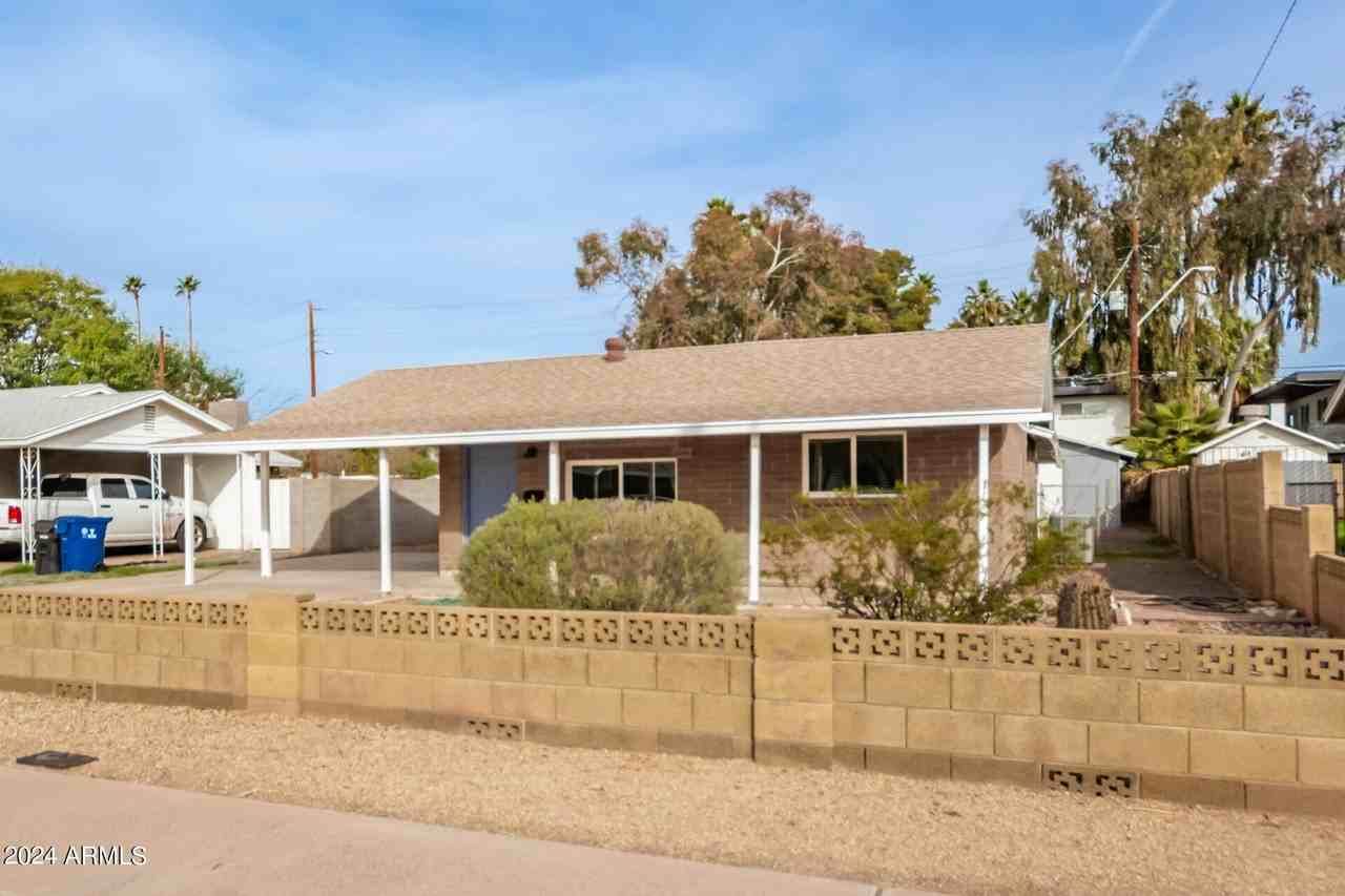 1630 E 12th St - Photo 6 of 29