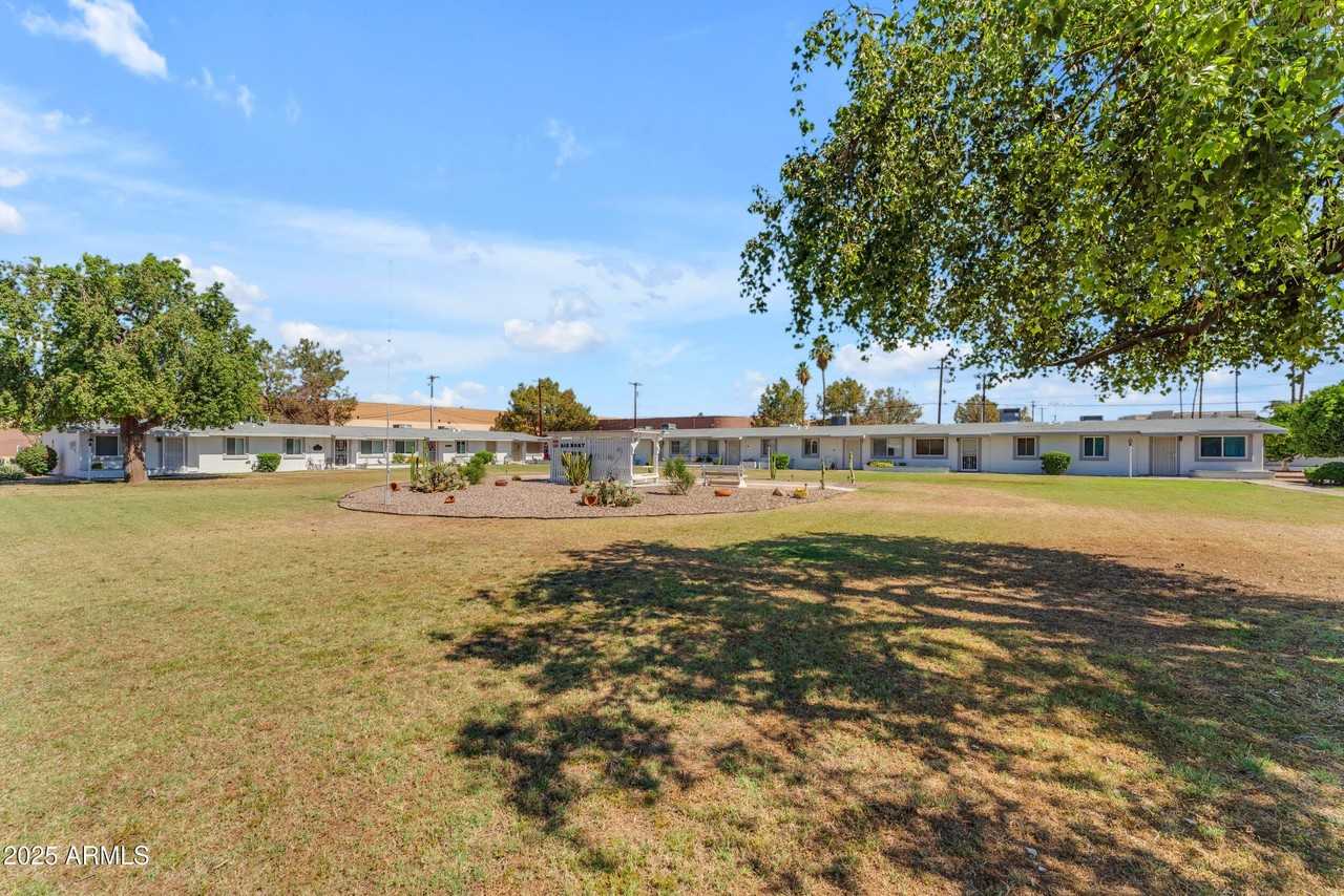 10612 W Oakmont Dr - Photo 4 of 50