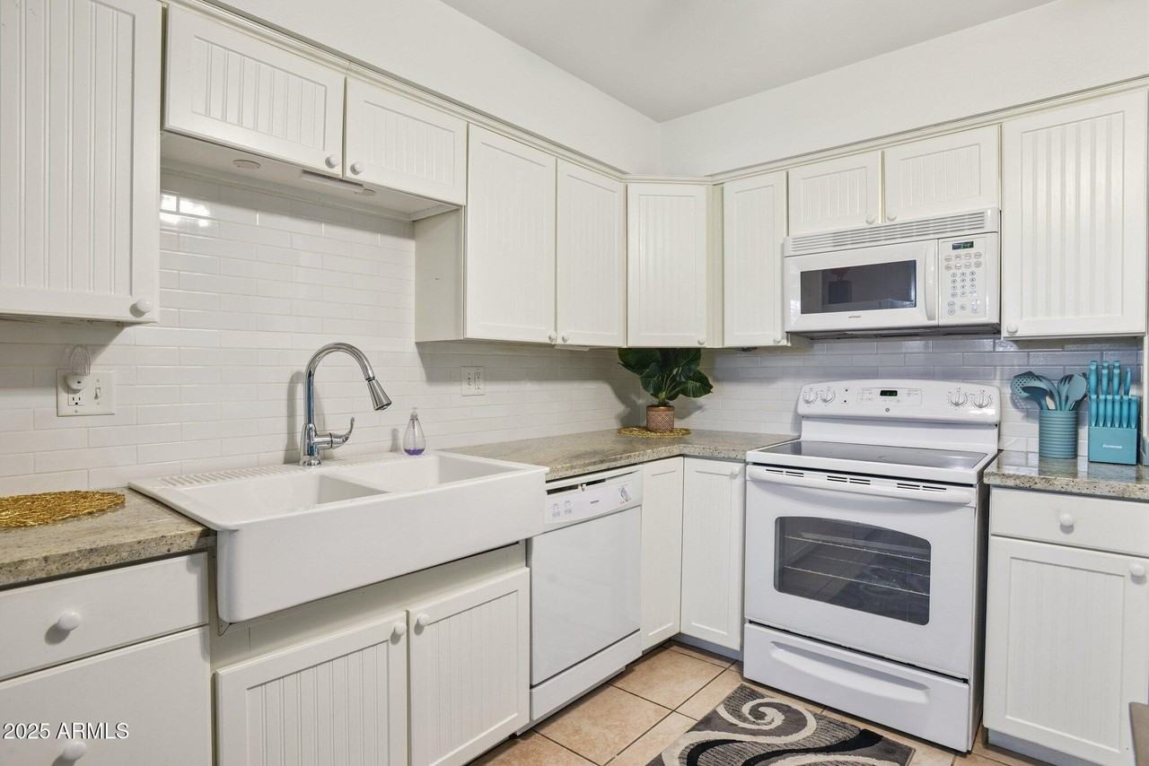 8046 E Oak St - Photo 6 of 14