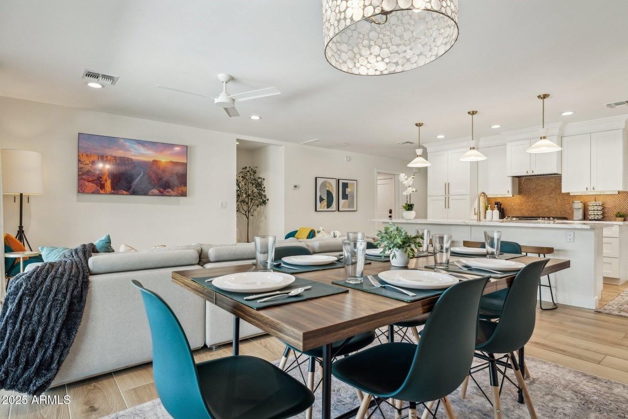 8626 E Clarendon Ave - Photo 4 of 47