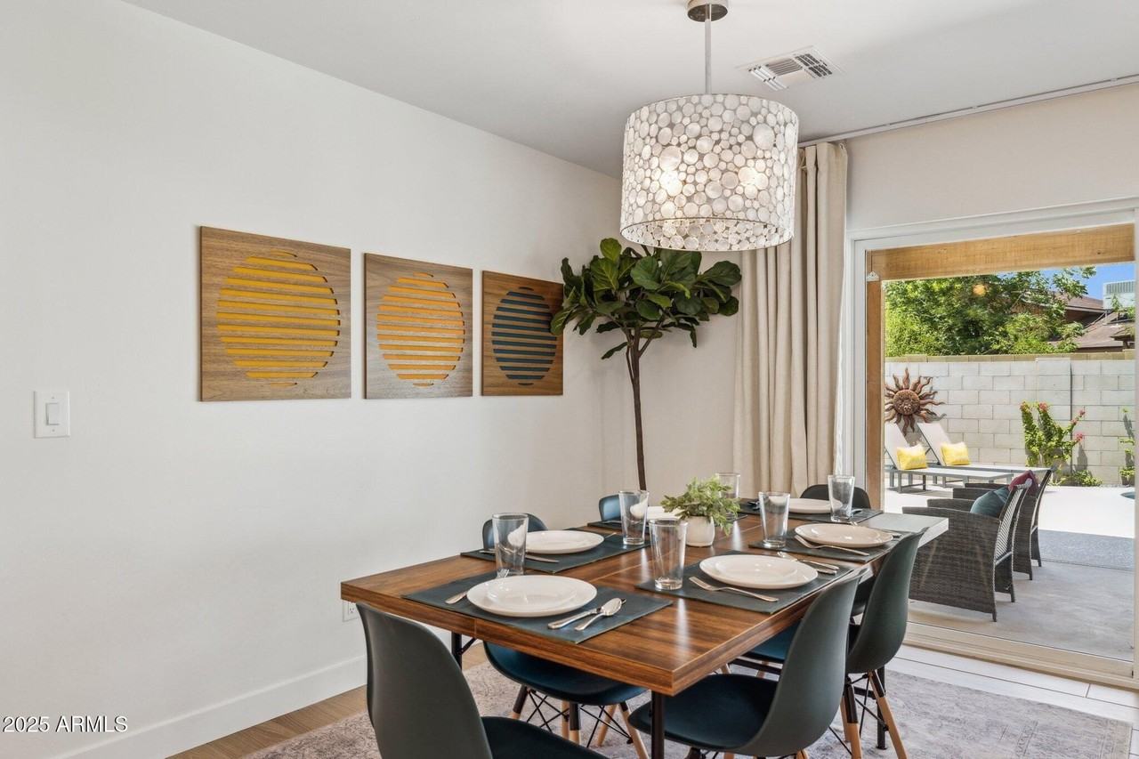 8626 E Clarendon Ave - Photo 5 of 47