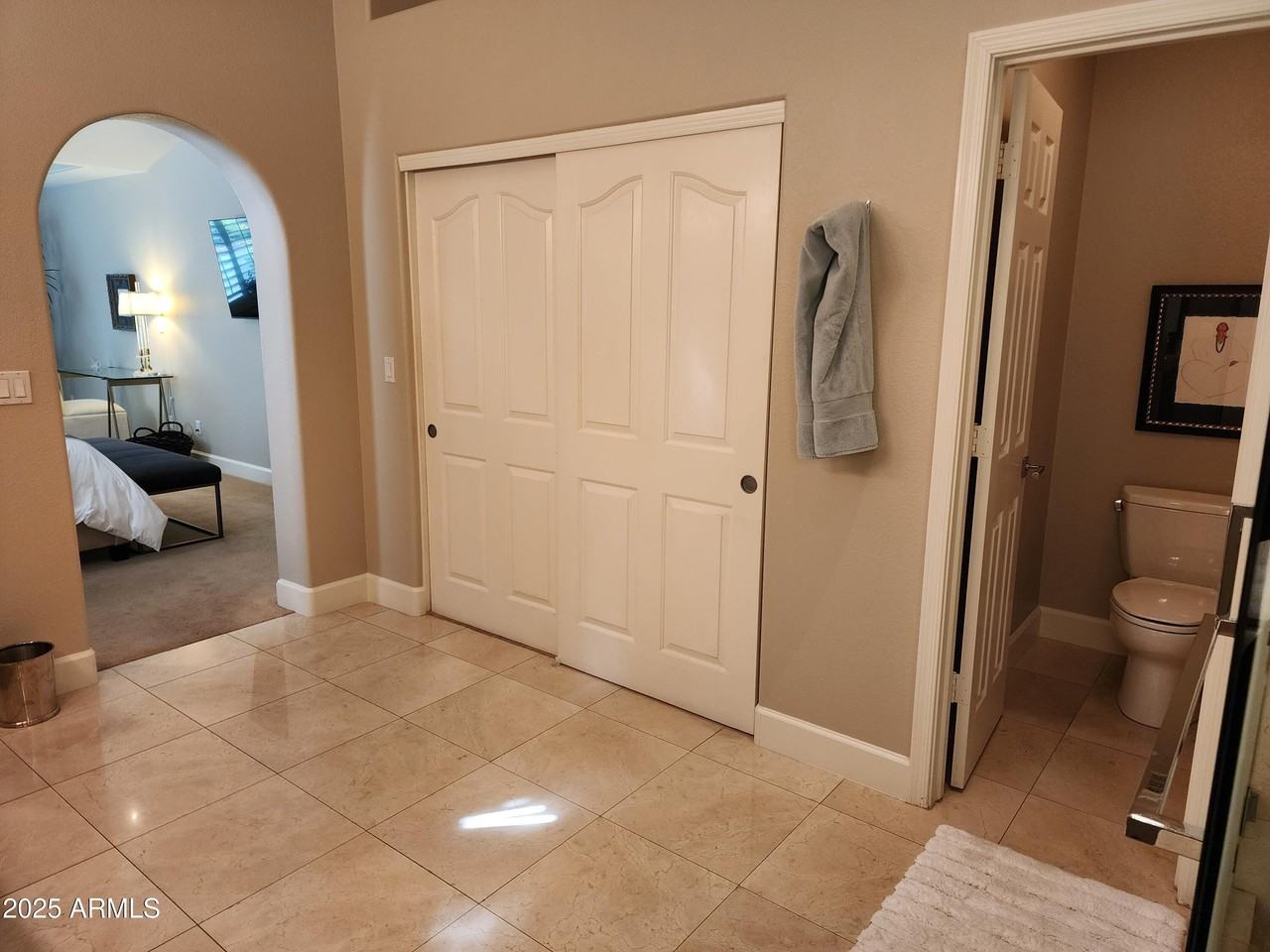 10360 East Sutton Drive - Photo 7 of 31