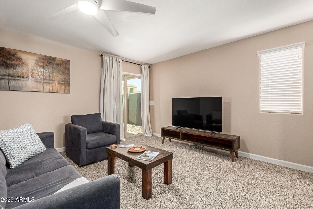 4582 E Jadeite Dr - Photo 4 of 50