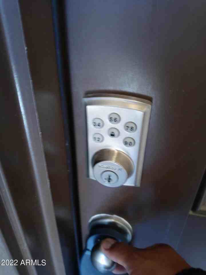 31009 W Columbus Ave - Photo 4 of 46