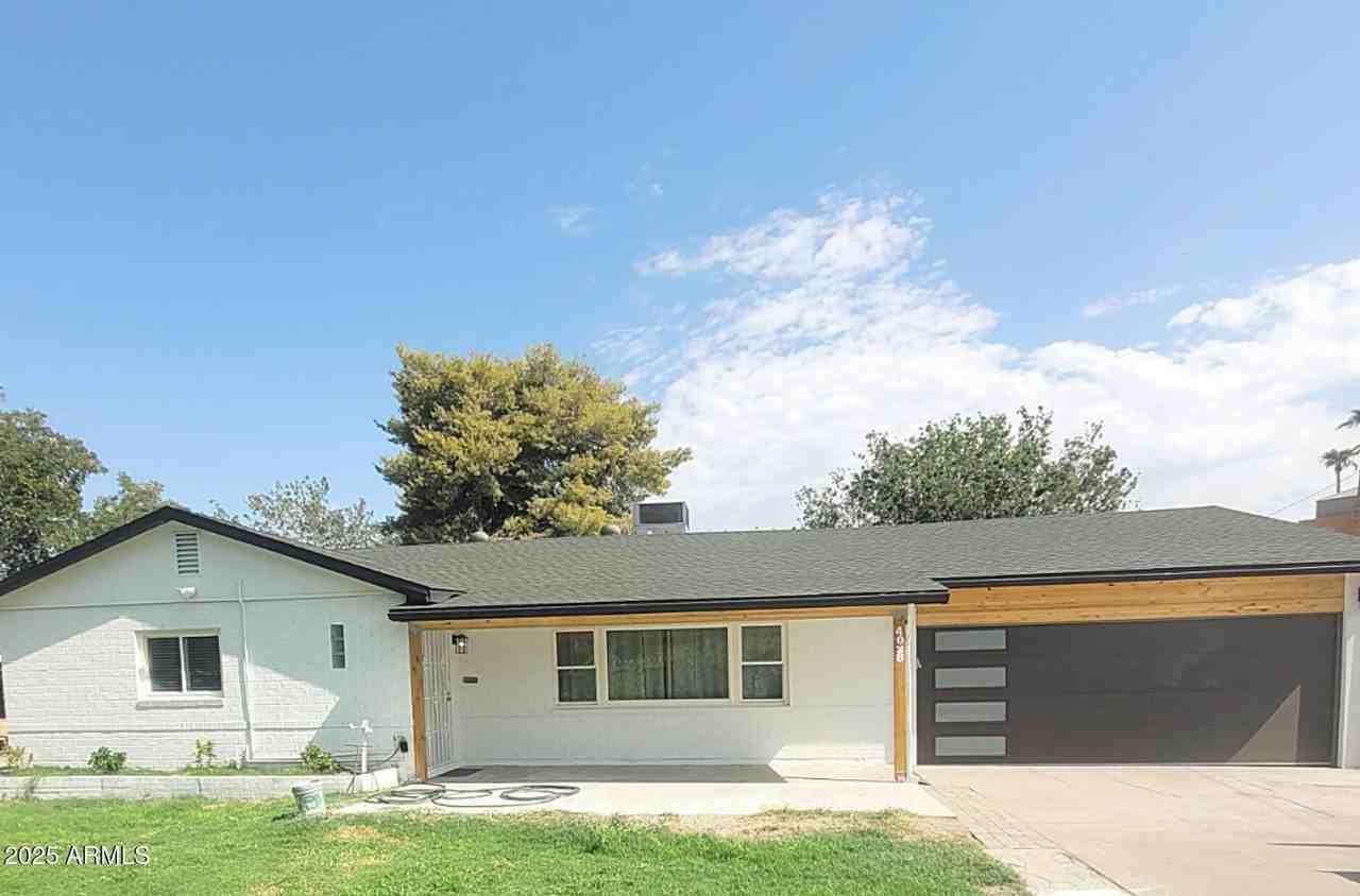 4028 East Edgemont Avenue