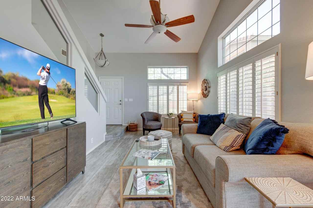 15550 N Frank Lloyd Wright Blvd Unit 1061 #1061 - Photo 4 of 23