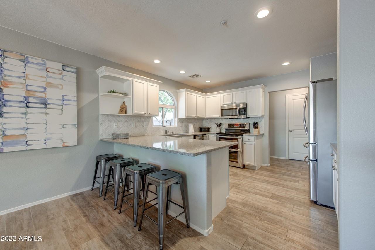 15550 N Frank Lloyd Wright Blvd Unit 1061 #1061 - Photo 7 of 23