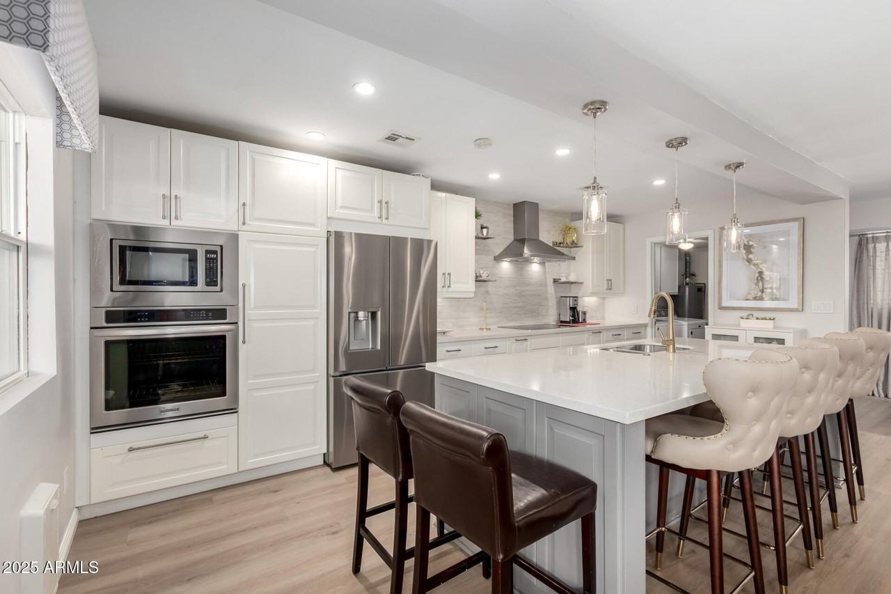 7713 East Vista Drive - Photo 2 of 31