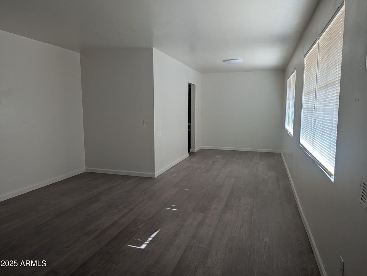 1128 N Coolidge Ave - Photo 2 of 21