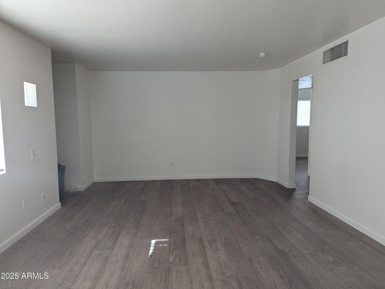 1128 N Coolidge Ave - Photo 4 of 21