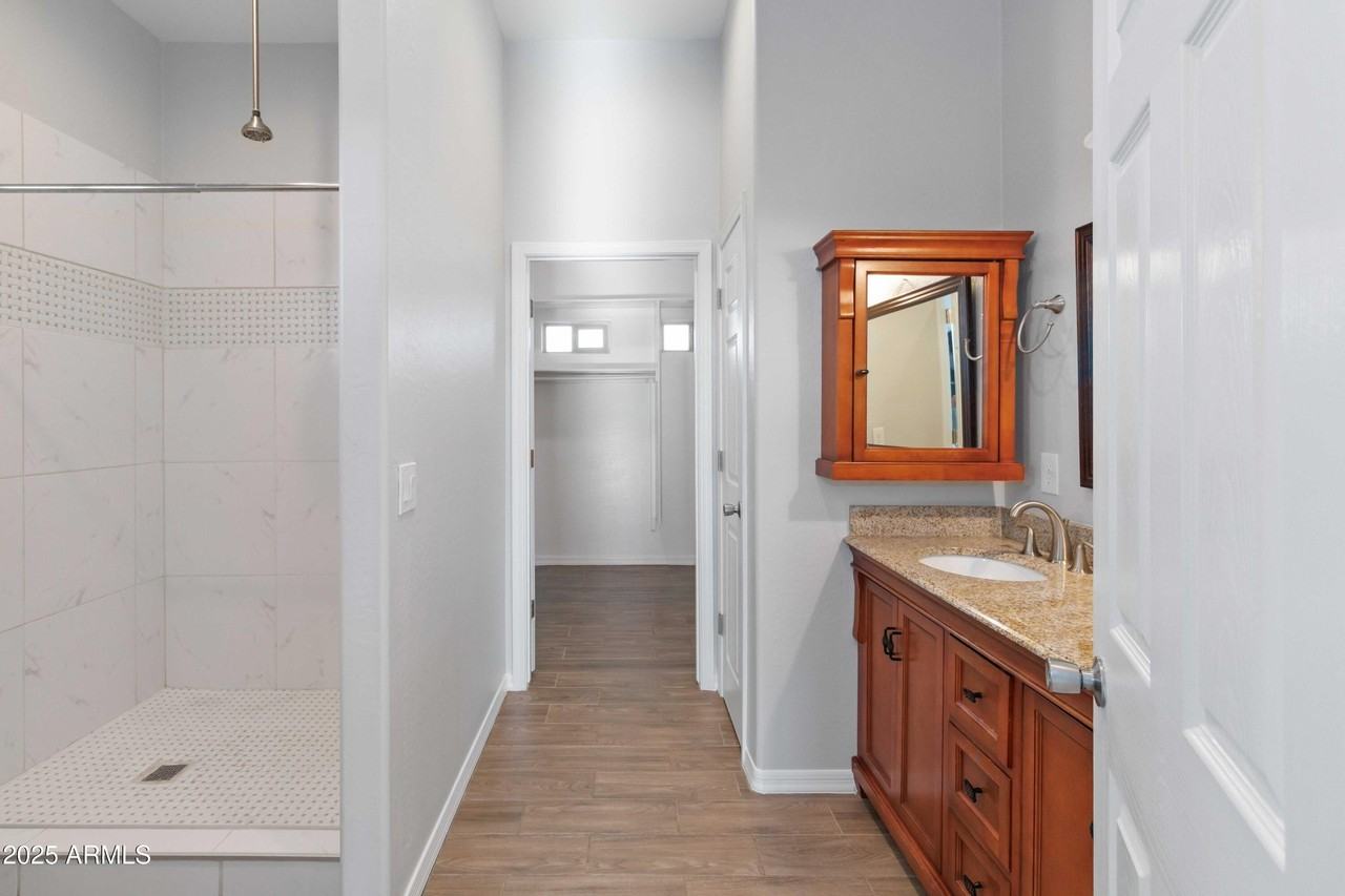 1511 S 377th Ave - Photo 6 of 8