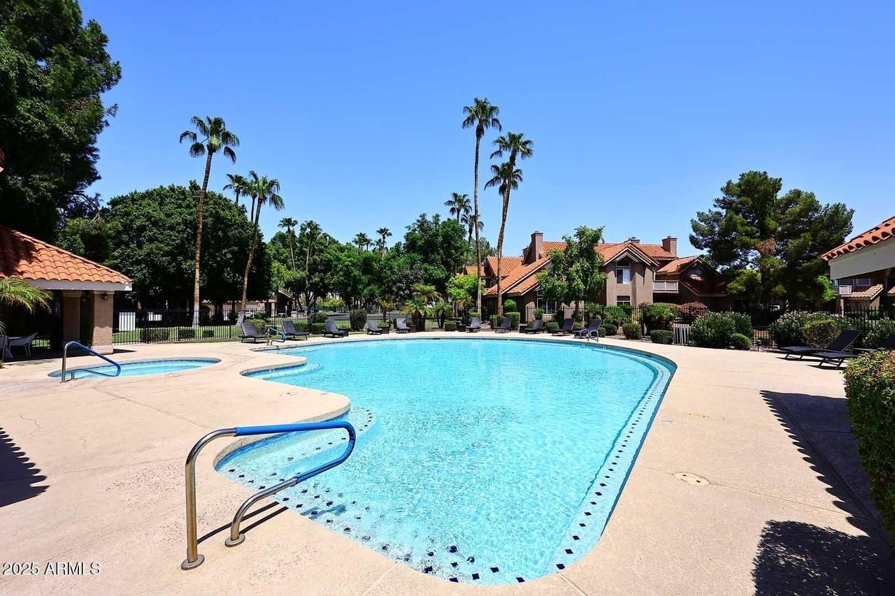 1633 East Lakeside Drive #160