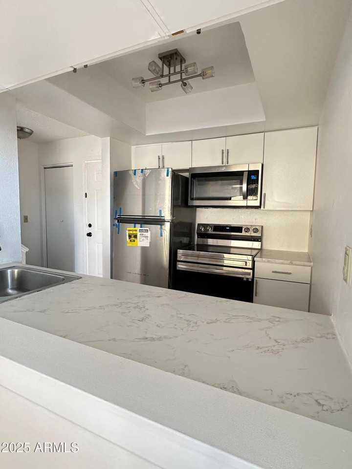 12231 N 21st Ave Apt 1 #1 - Photo 7 of 29