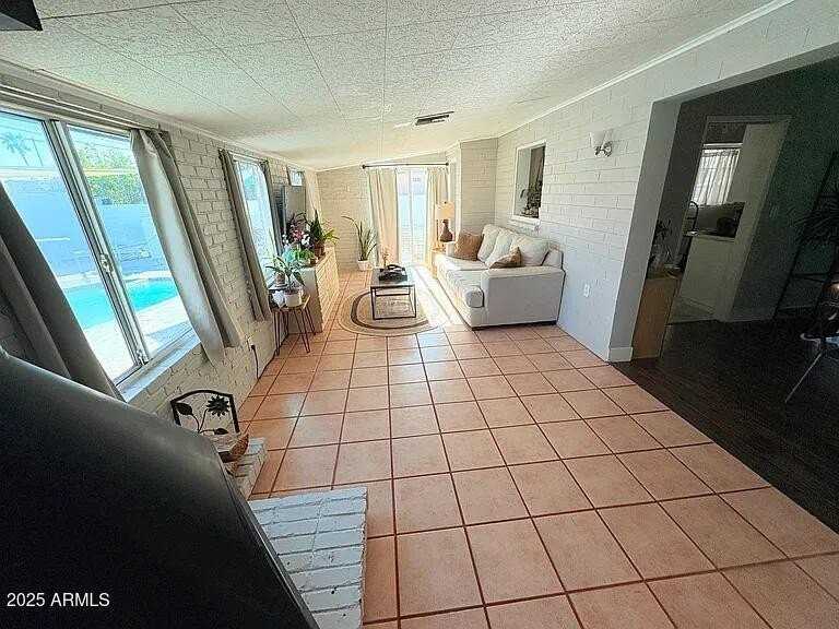 5015 East Yale Street - Photo 4 of 30