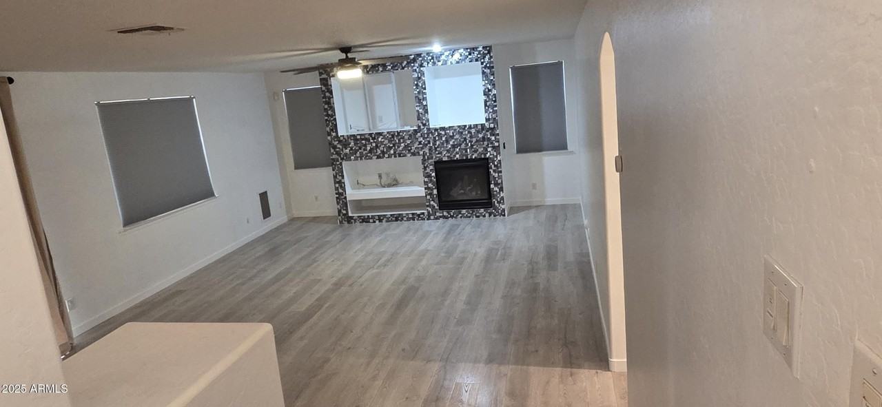 9418 South 46th Drive - Photo 7 of 32