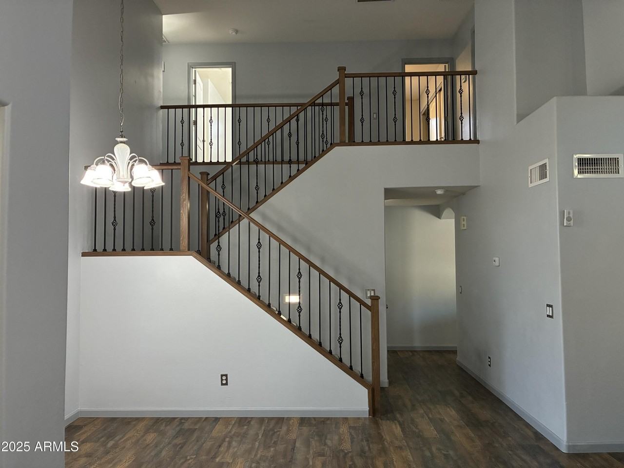 25550 W Pioneer St - Photo 5 of 40