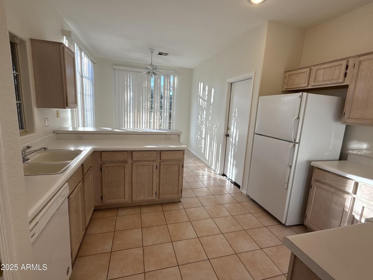 61 N Del Pueblo Pl - Photo 7 of 32