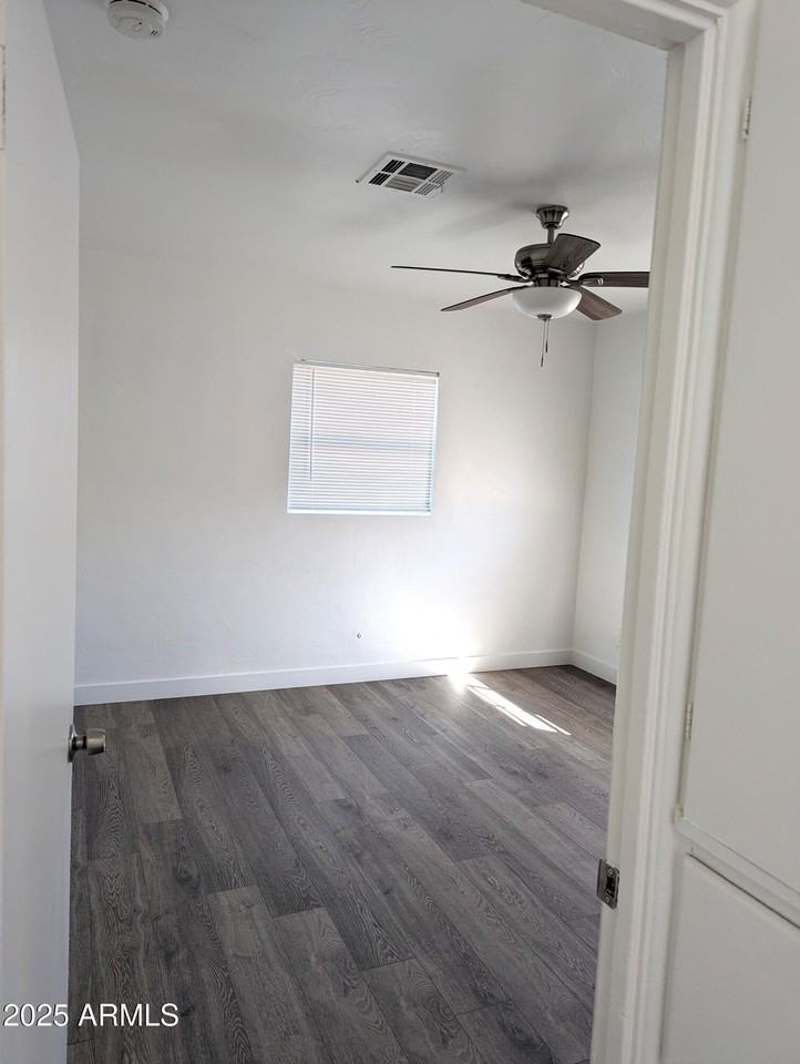 2536 East Culver Street - Photo 6 of 8