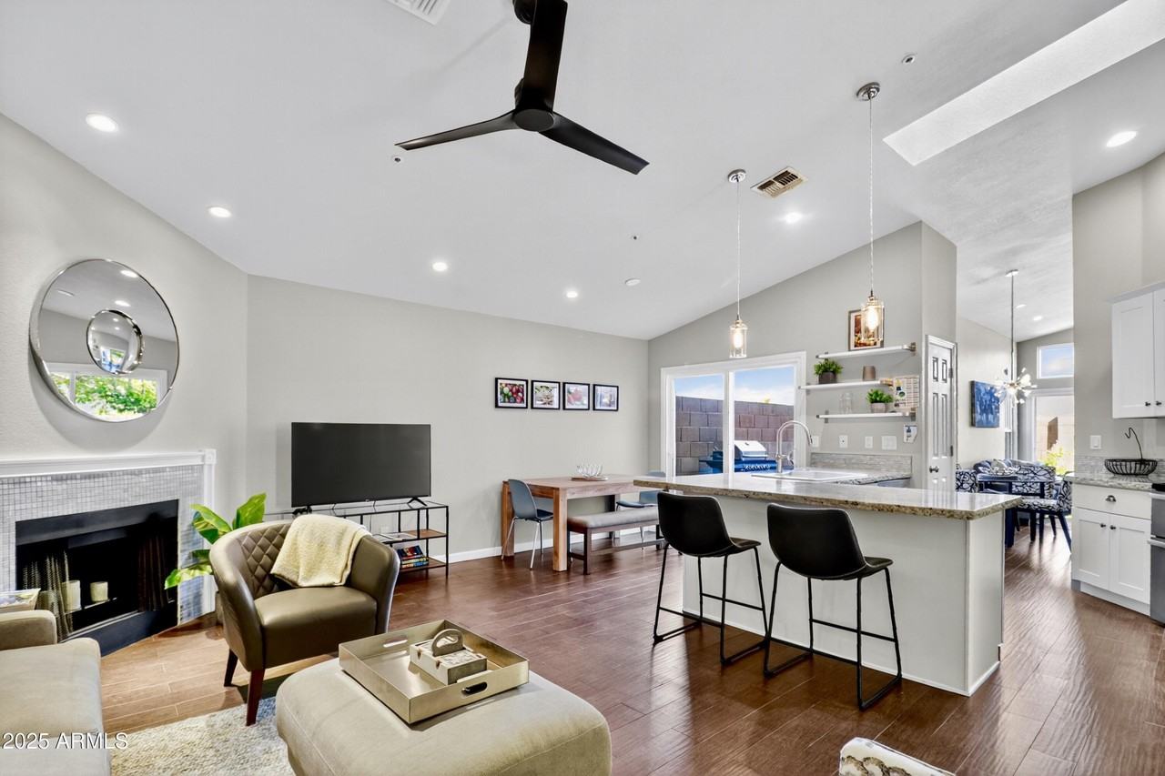 8828 E Riviera Dr - Photo 5 of 31