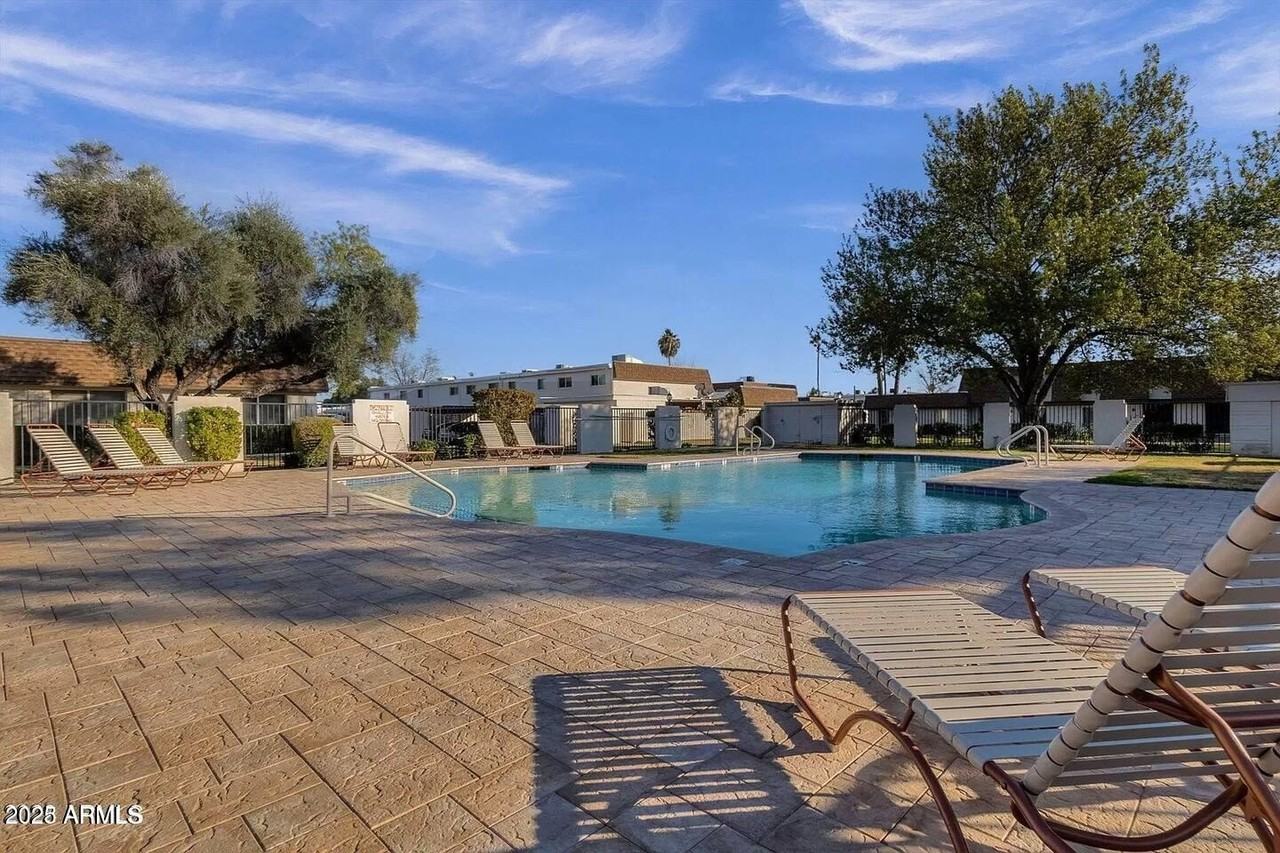 8237 East Orange Blossom Lane - Photo 5 of 38