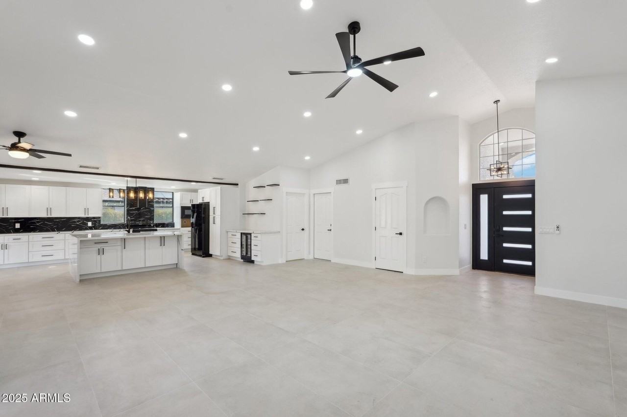 5704 E Estrid Ave - Photo 5 of 48