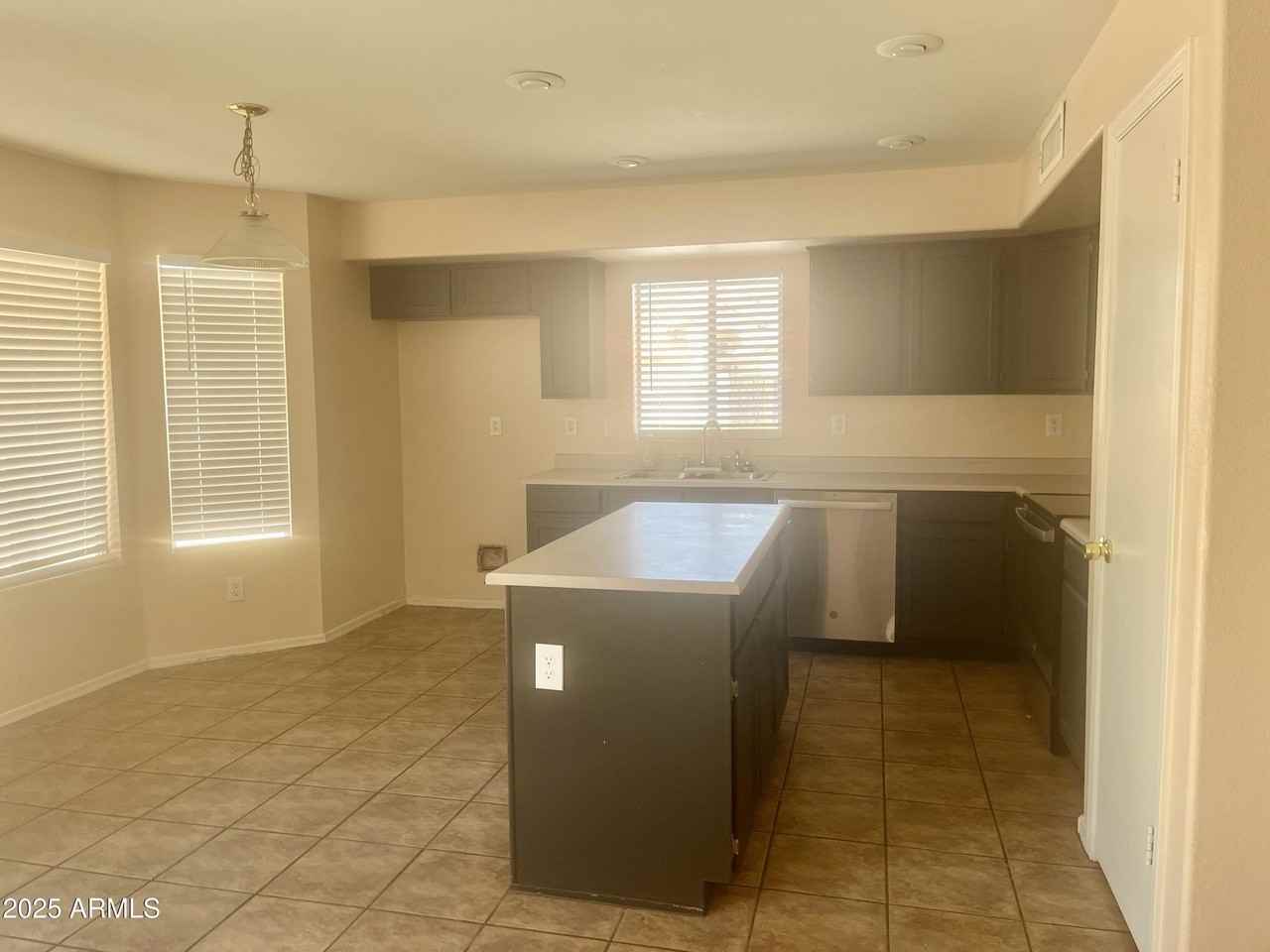 1654 West Boston Street - Photo 6 of 23