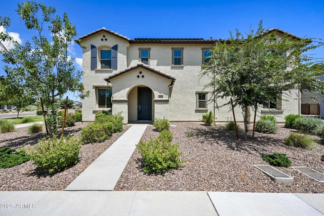 4035 South 58th Lane - Photo 3 of 28