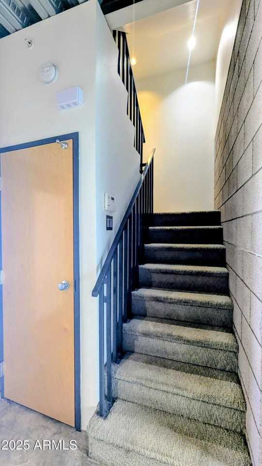 525 E Willetta St Apt 8 #8 - Photo 7 of 25